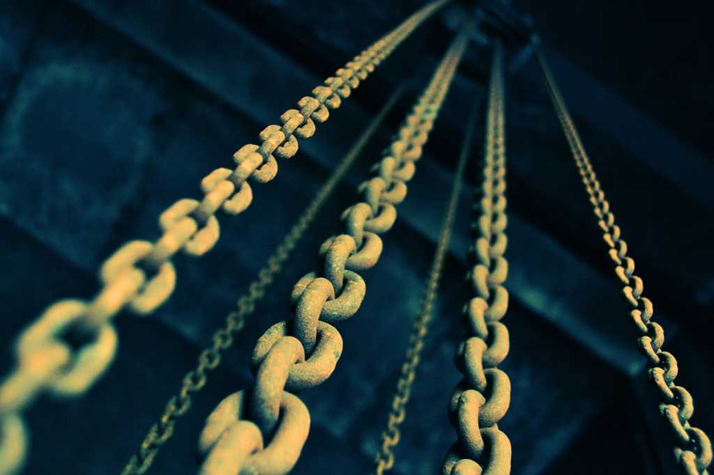 rows of chains